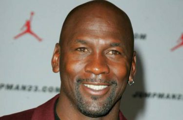 Michael Jordan abre hospitais para pessoas de baixa renda