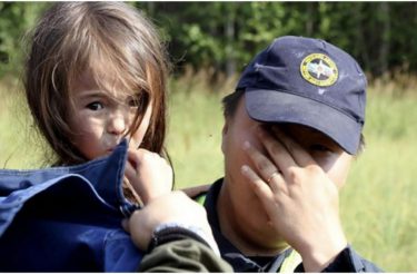 Menina de 3 anos sobrevive na floresta por 9 dias com a ajuda de um cachorrinho