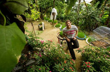 Moradores de favela carioca transformam depósito de lixo em parque ecológico e viram exemplo mundial