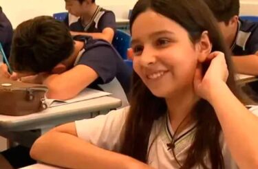 Brasileira de 11 anos cria fórmula para descobrir raiz quadrada e a descoberta sai em revista ... 